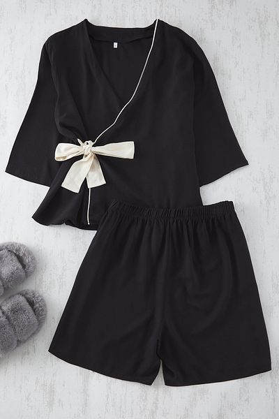Trendyol Curve Schwarzes, gewebtes Pyjama-Set mit Schnürung in Übergröße und für Schwangere TBBSS25AI00046