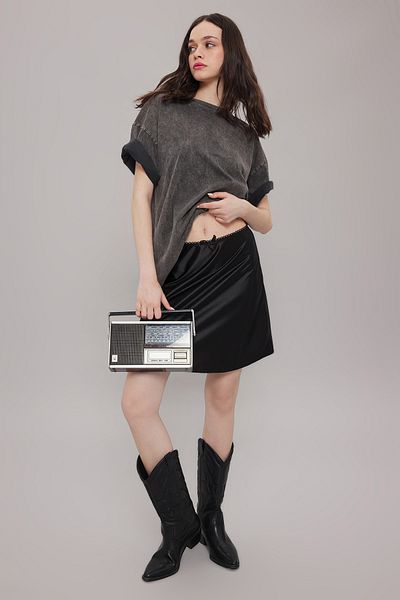Trendyol Collection Fusta mini neagră cu tăietură în linie A/Bell TWOSS25ET00065