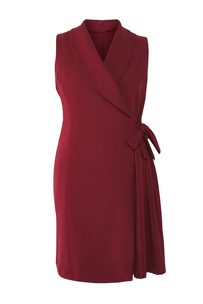 Trendyol Curve Burgunderrotes, gerades, zweireihiges, gewebtes Kleid TBBSS23AH00254