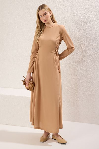 Trendyol Modest Καμήλα χωρίς επένδυση ίσιο πλεκτό κρεπ χιτζάμπ φόρεμα TCTSS25EB00076
