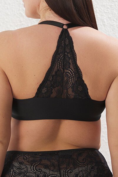 Trendyol Curve Plus Size Black Bra - Clip in the Middle with Front Opening Tbbss25Cw00012