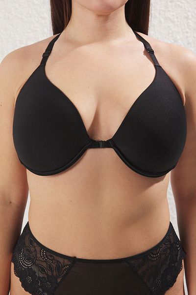 Trendyol Curve حمالة صدر سوداء مقاس كبير - مشبك في المنتصف مع فتحة أمامية TBBSS25CW00012