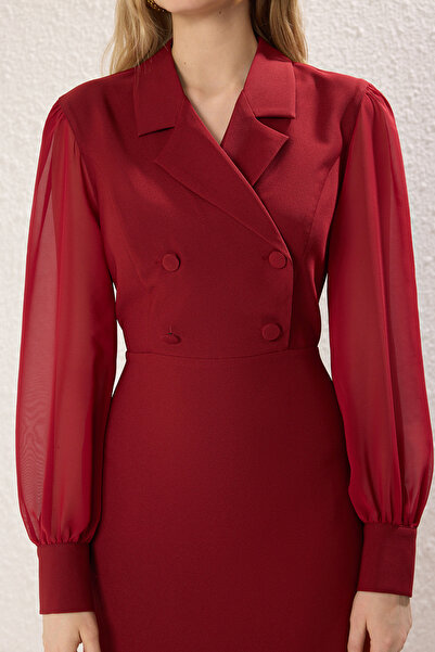 Kolekcia Trendyol Bordové midi tkané šaty - detail šifónového rukávu, objímanie tela Twoaw25el00137