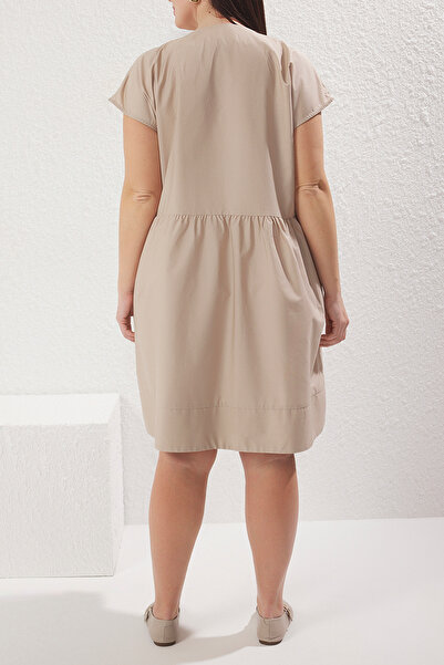 Trendyol Curve Velké šaty z velbloudího popelínu