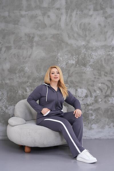 Siyezen Plus Size Side Stripe Detailed Hoodie Suit