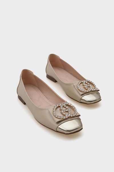 Capone Outfitters Damen-Ballerinas mit stumpfer Zehenpartie und Steinschnalle