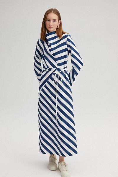 Touché Privé Kleid mit gestreiftem Paspelsaum