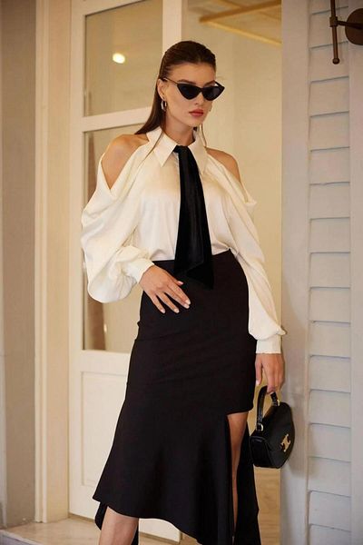 Serica Moda Ecru Satin Shirt with Shoulder Detail