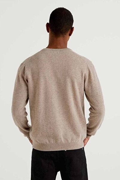 United Colors of Benetton Men's Brown Sweater (Model Code: 123A1002U4407)