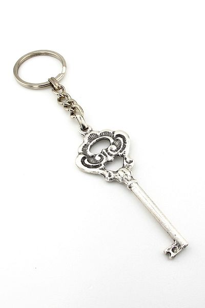 Solfera Vintage Pattern Key Shaped Retro Style Metal Keychain Kc180