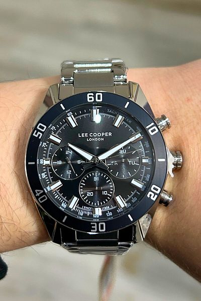 Lee Cooper 5 Atm Water Resistant Metallic Color Men's Wristwatch with Functions Active Day and Calendar Display
