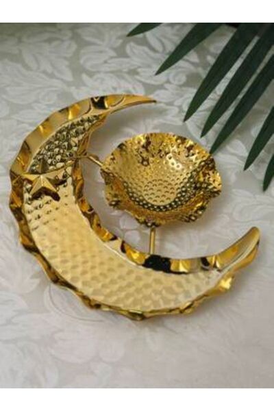 Generica صحن معدن ذهبي شكل هلال المقاس 17*20 سم