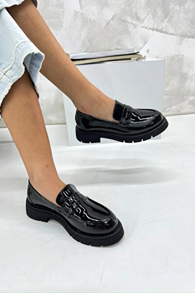 inizio Чорні жіночі лофери з шкірозамінника P103