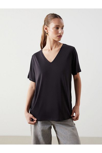 LC Waikiki Γυναικείο T-Shirt με λαιμόκοψη V