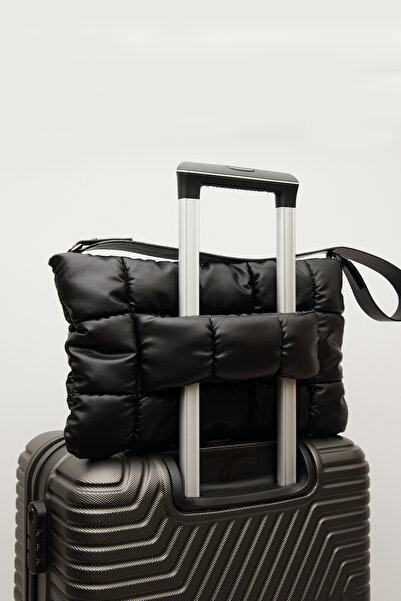 Manuka Черна ватирана кожена мека чанта