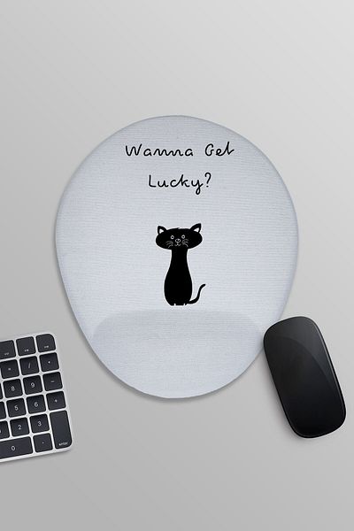 qoeuyl boutique Подложка за мишка Wanna Get Lucky с овална китка и щампа на Lucky Cat