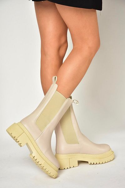 Fox Shoes T652449009 Γυναικείες μπότες μπεζ με χοντρή σόλα