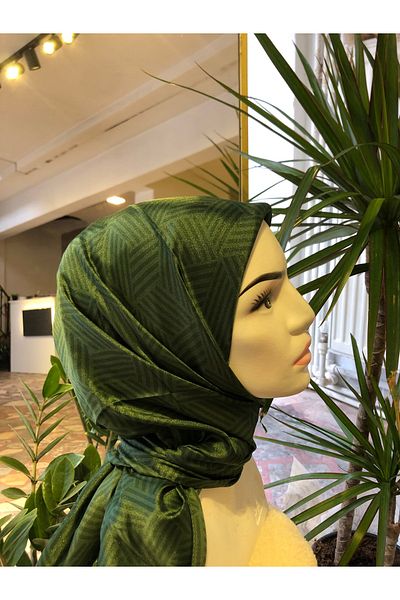 Neva Crystal Scarf