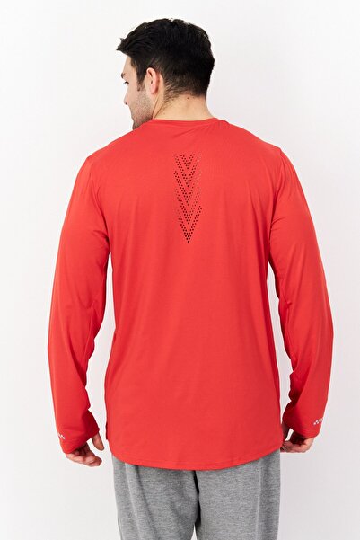 UMBRO Men Sportswear Fit Training Top, Red
