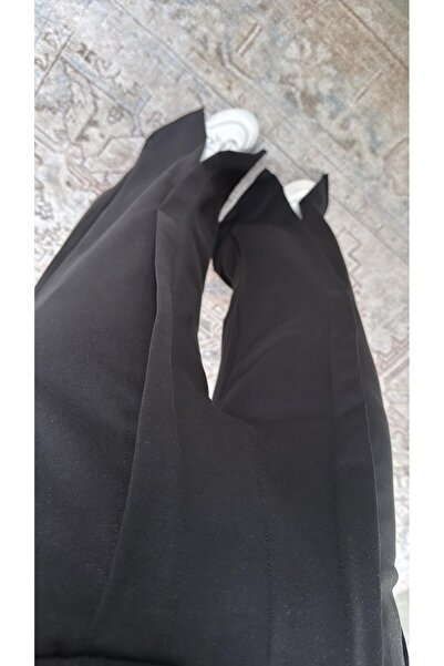 Buket Teke Μαύρη φόρμα με λεπτομέρεια με σκίσιμο μπροστά