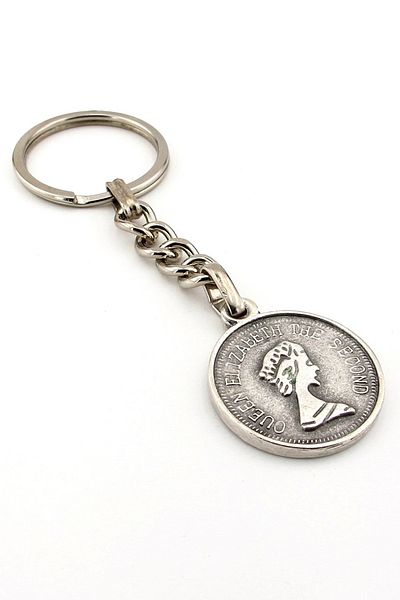 Solfera British Coin-Shaped Queen Elizabeth Metal Keychain Kc221