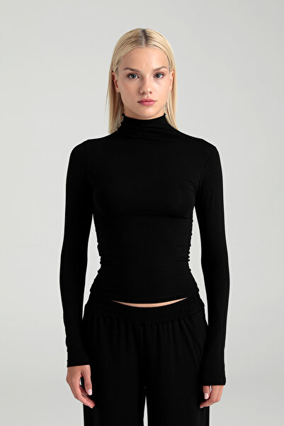 SHEISMONO Ultra měkká halenka s polovičním rolákem černá