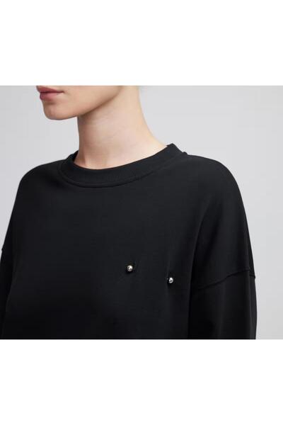 Butik سويت شيرت مع إكسسوارات معدنية