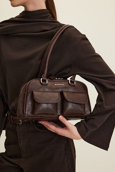 Manuka Retro barna táska - zsebbel