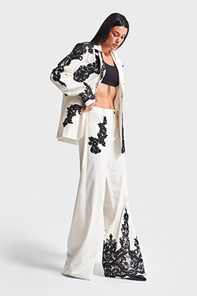 its basic Γυναικείο παντελόνι σε χρώμα εκρού με δαντέλα με χαλαρή κοπή