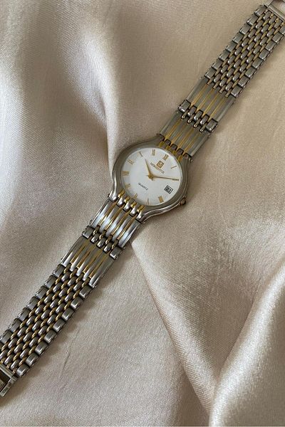 Momentus Silver Color Stainless Steel Band Original Vintage Men Wrist Watch
