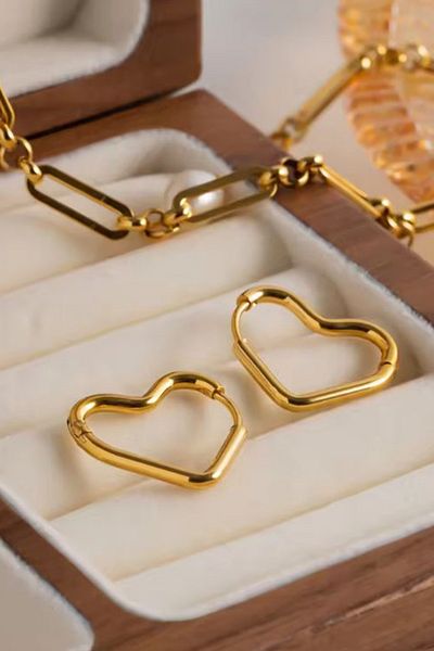 ARTEMİSİA Women's 316 L Steel Vip Series Tarnish Free Antiallergenic Heart Earrings