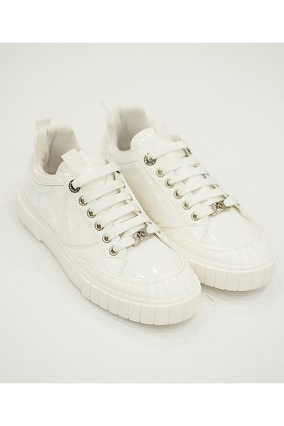 Kuum Women's White Lace-Up Sneaker
