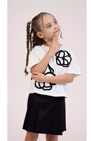 wakawakakidsstore Girls' Set with Knitted Embroidered Shorts and Skirts on the Front