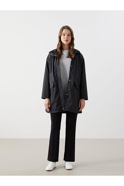 LC Waikiki Γυναικείο αδιάβροχο LCW Modest Hooded Plain Leather Look