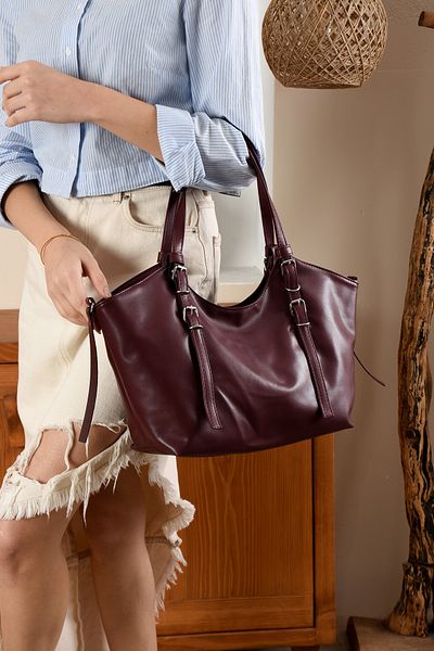 ESTUTE Women's Large Capacity Lined Quality Leather Shoulder Bag