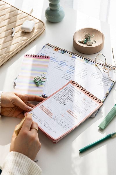 PAPERORA Комплект от 3 седмични и дневни планера A4 Unlimited – Цветя