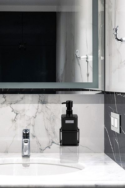 Okyanus Home Eko Magic - Μαύρος διανομέας υγρού σαπουνιού Mina Square με βάση