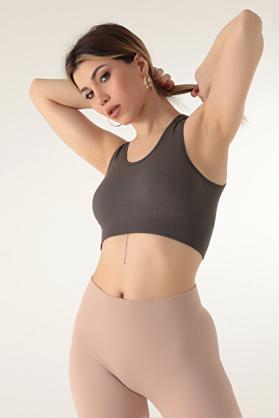 Miorre Приталений спортивний бюстгальтер на товстих бретелях