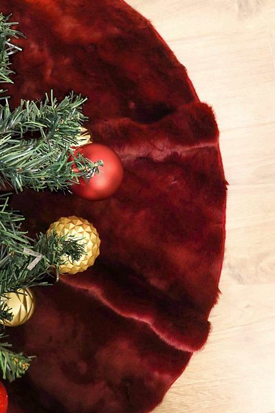 Aden Christmas Pine Tree Plush Claret Red Cover - 80X80 cm Bubble Carpet