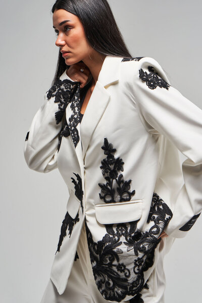 its basic Kadın Ekru Renk Dantelli Kruvaze Tasarım Ceket