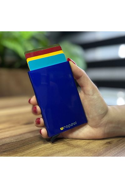 Wrapsol Bright Saks Blue - Θήκη πιστωτικής κάρτας με προστασία RFID, Αυτόματο μηχανισμό αλουμινίου