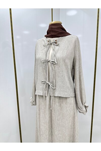 Nihan Suit with Skirt with Three Stripe Ties