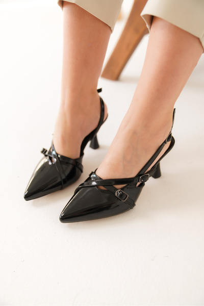 Diardi حذاء بكعب نسائي أسود من الجلد اللامع