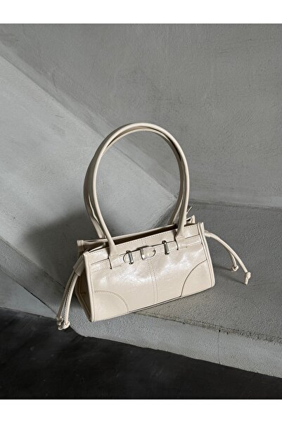 ALTUDA Women's Tassel Detail Shoulder Bag - Glamour