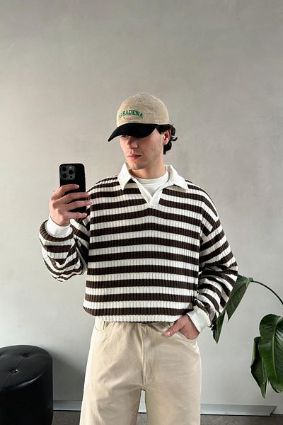 Flaw Wear Feather Striped Polo Neck Sweatshirt