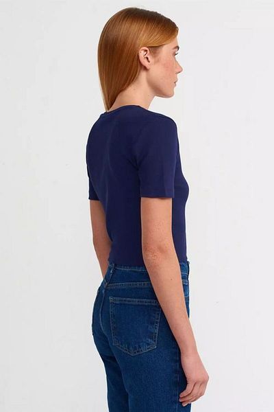 Hiccup Crop Top de bază cu decolteu