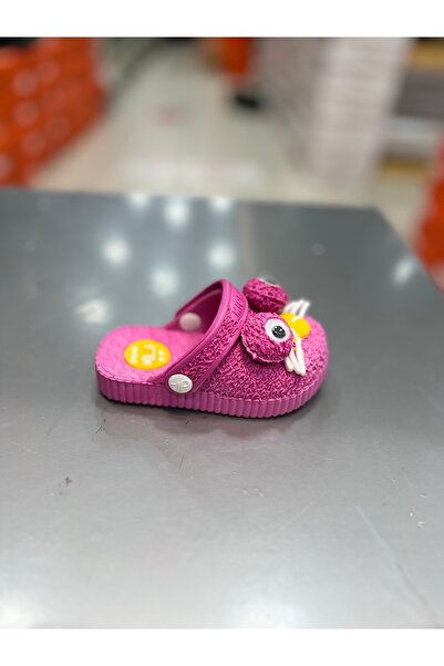 Hacıoğlu Ayakkabı شبشب للأطفال بنعل مغلق ومضاد للانزلاق للجنسين