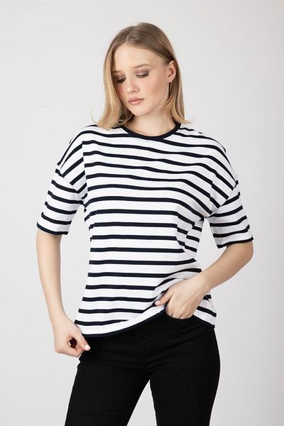 Hiccup Tricou cu dungi cu decolteu