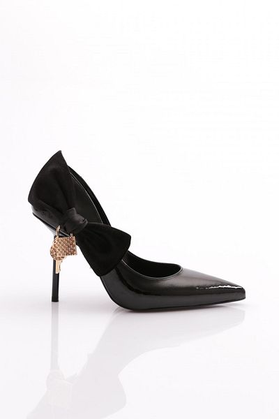 DGN 4537 Black Patent Leather Women's Heeled Shoes - Wrinkled Model