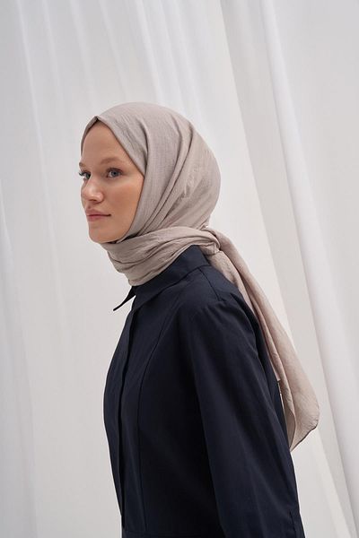 carell Organic Shawl Smoked Crinkle Model